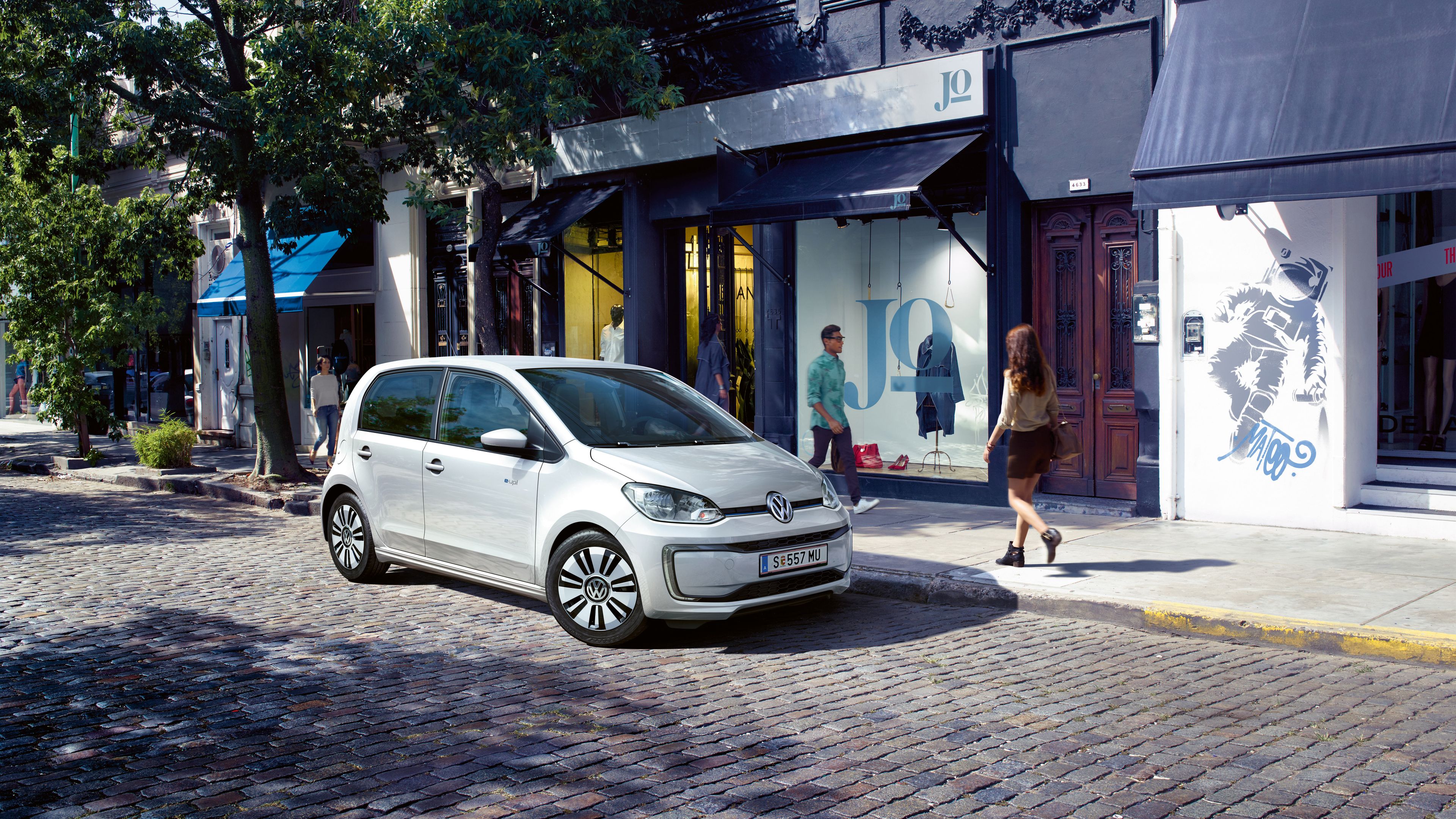 vw e-up! futuristisch weiß blau dunkel elektroauto