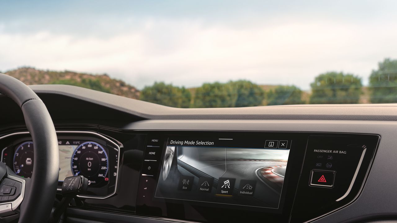 Detailansicht des optionalen Navigationssystems Discover Pro im VW Taigo