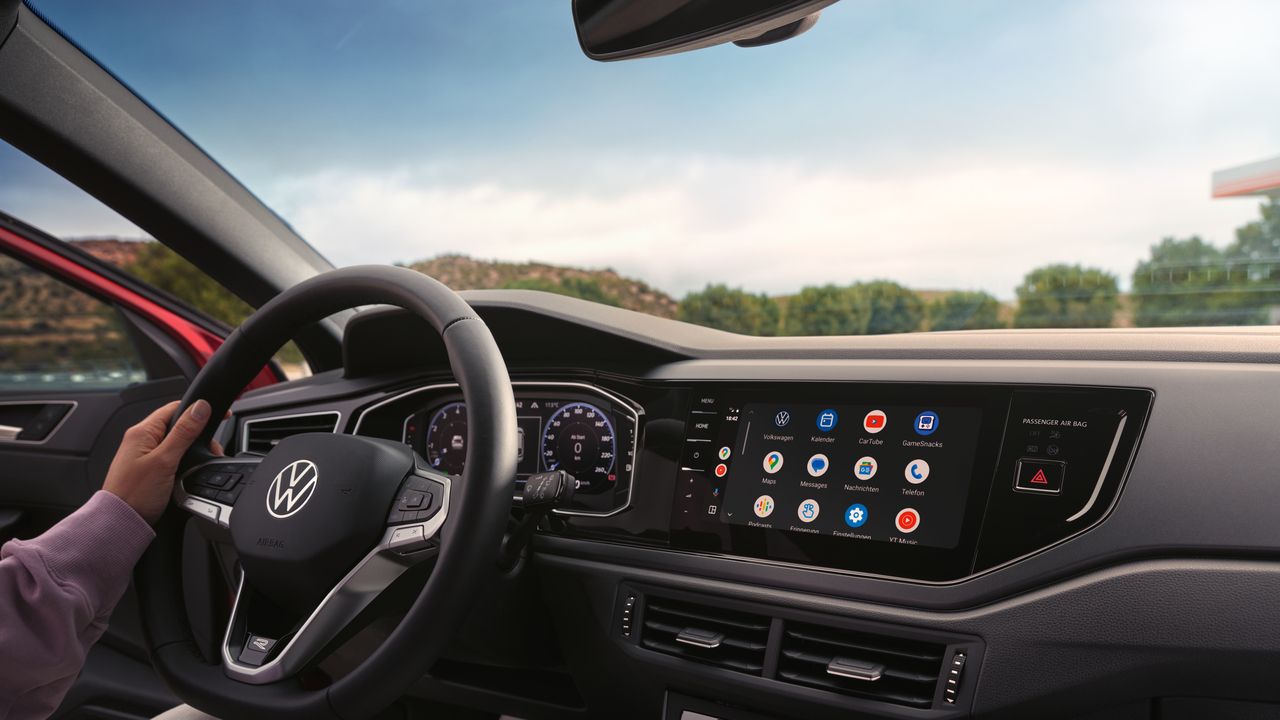 Detailansicht des optionalen Navigationssystems Discover Media im VW Taigo