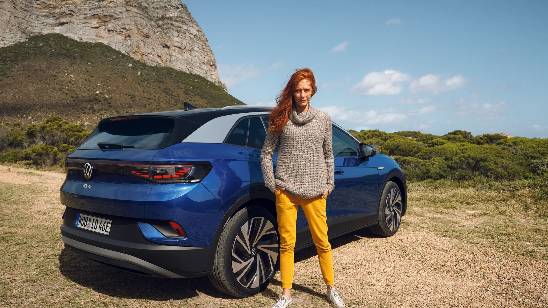 VW ID.4 Range in gelb, blau und weiß