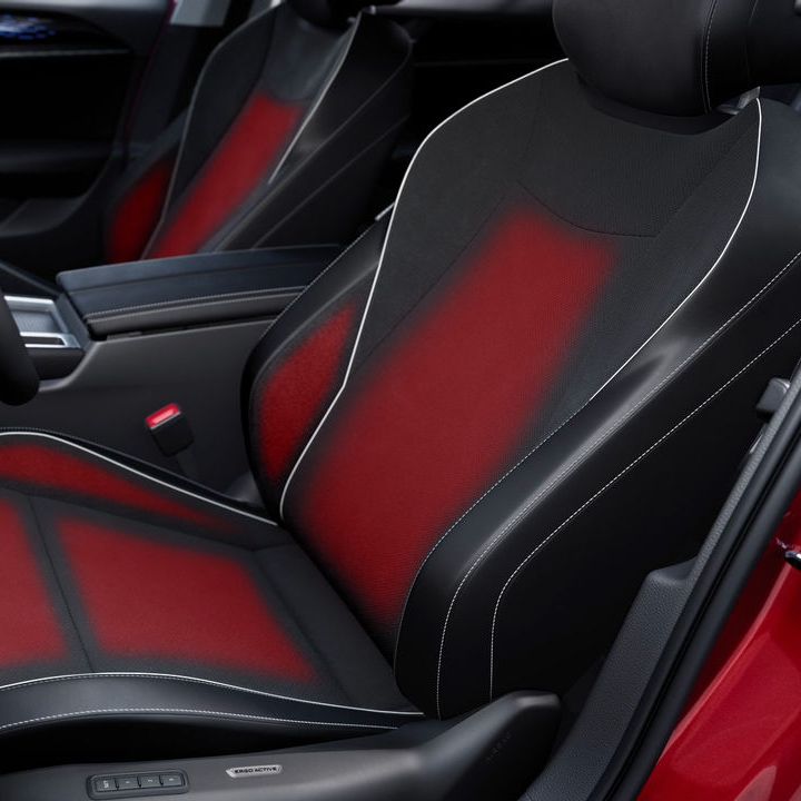 Video zeigt die ergo-Active-Plus-Sitze mit automatischer Sitzventilation und -klimatisierung im VW Passat.