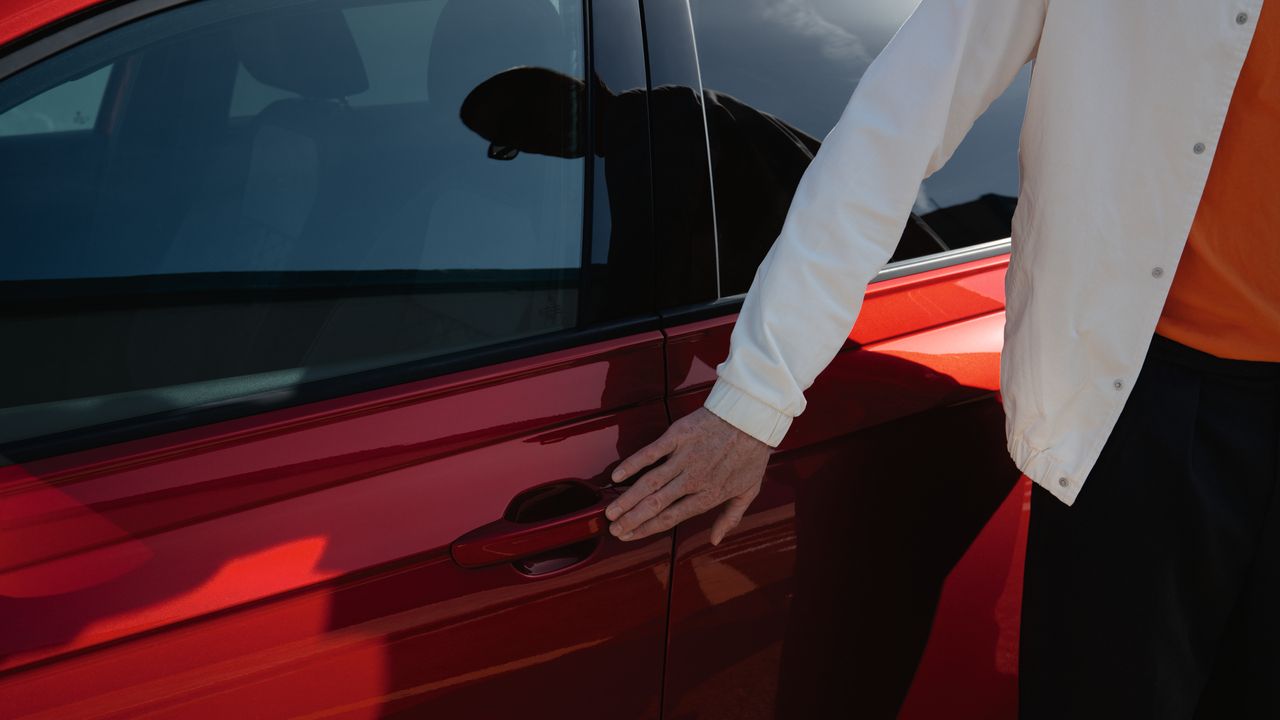 Grafik zeigt den Side Assist beim VW Taigo