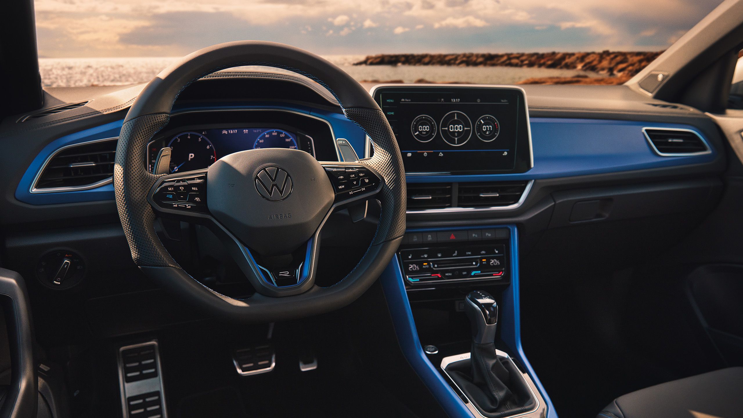 VW T-Roc Interieur, Detailansicht des Infotainment-Systems Discover Pro