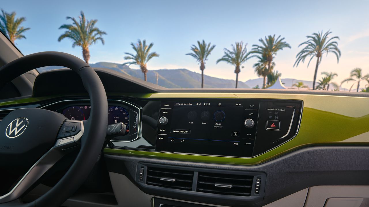 Detailansicht des optionalen Navigationssystems Discover Media im VW Taigo